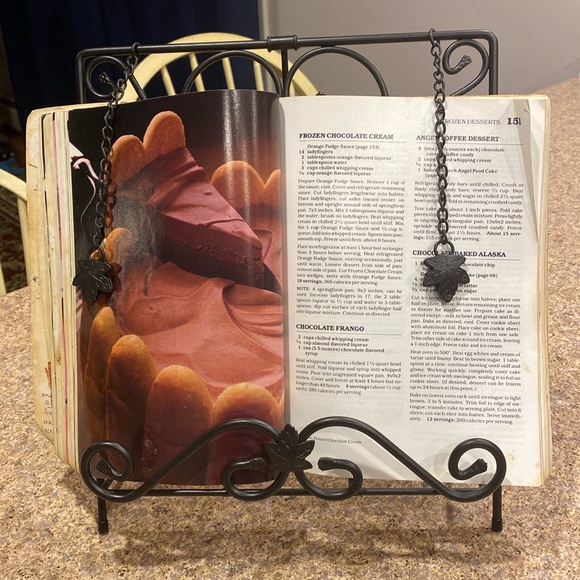 Longaberger Wrought Iron Cookbook Stand Maple Leaf (Stand Only-No Cookbook) - Picture 3 of 16